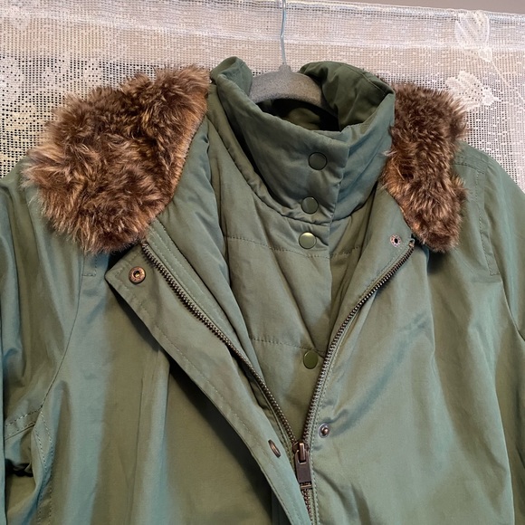 Soft green womens winter coat 💚 - Picture 6 of 7